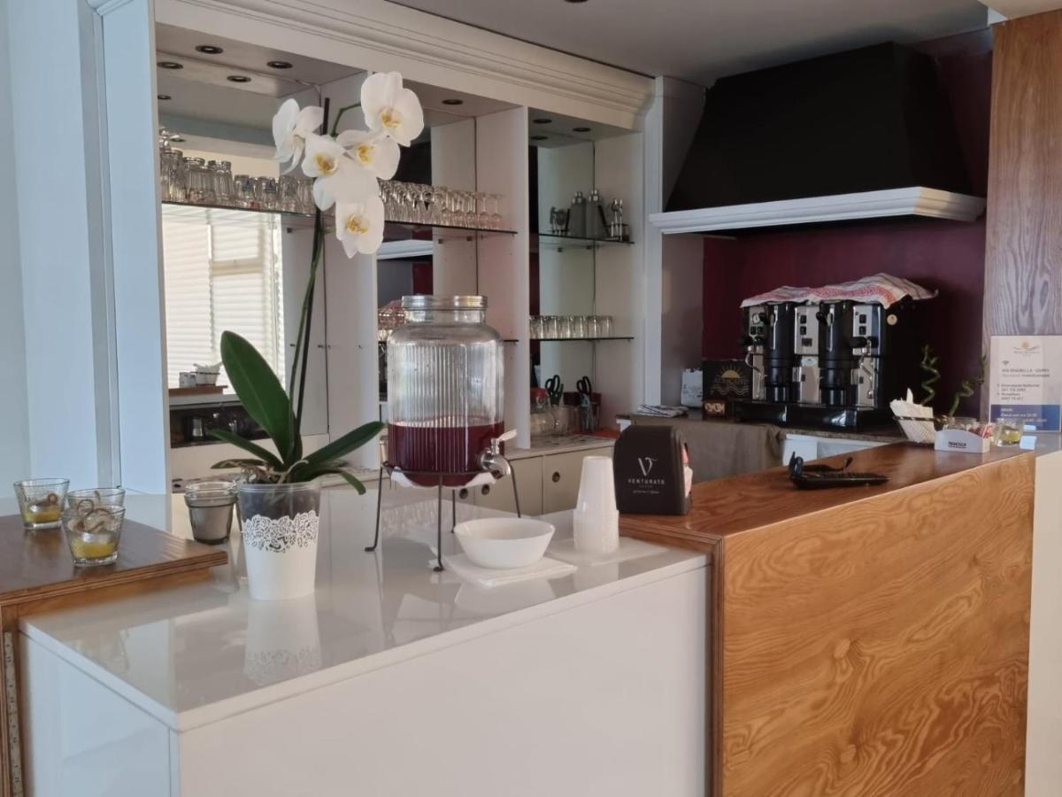 Hotel Rivabella 다볼리 외부 사진