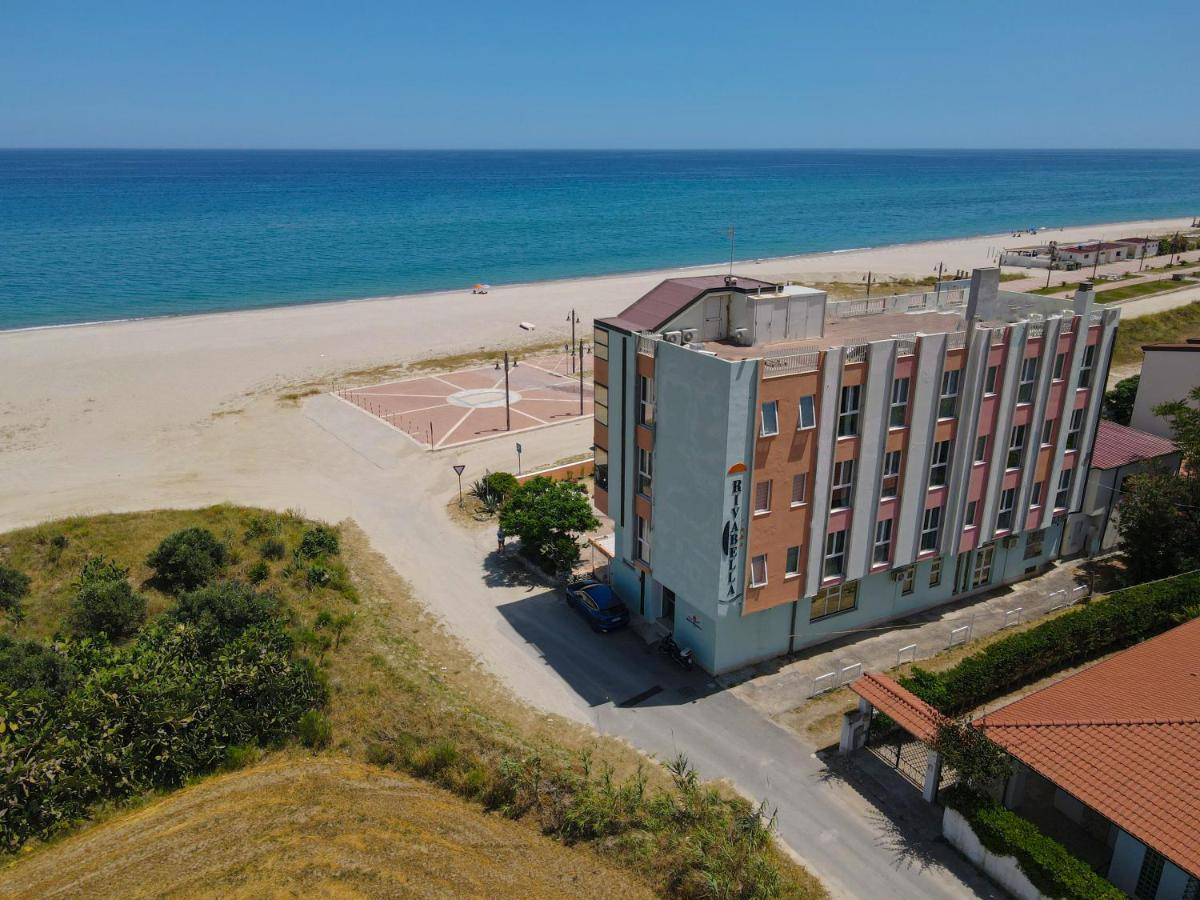 Hotel Rivabella 다볼리 외부 사진