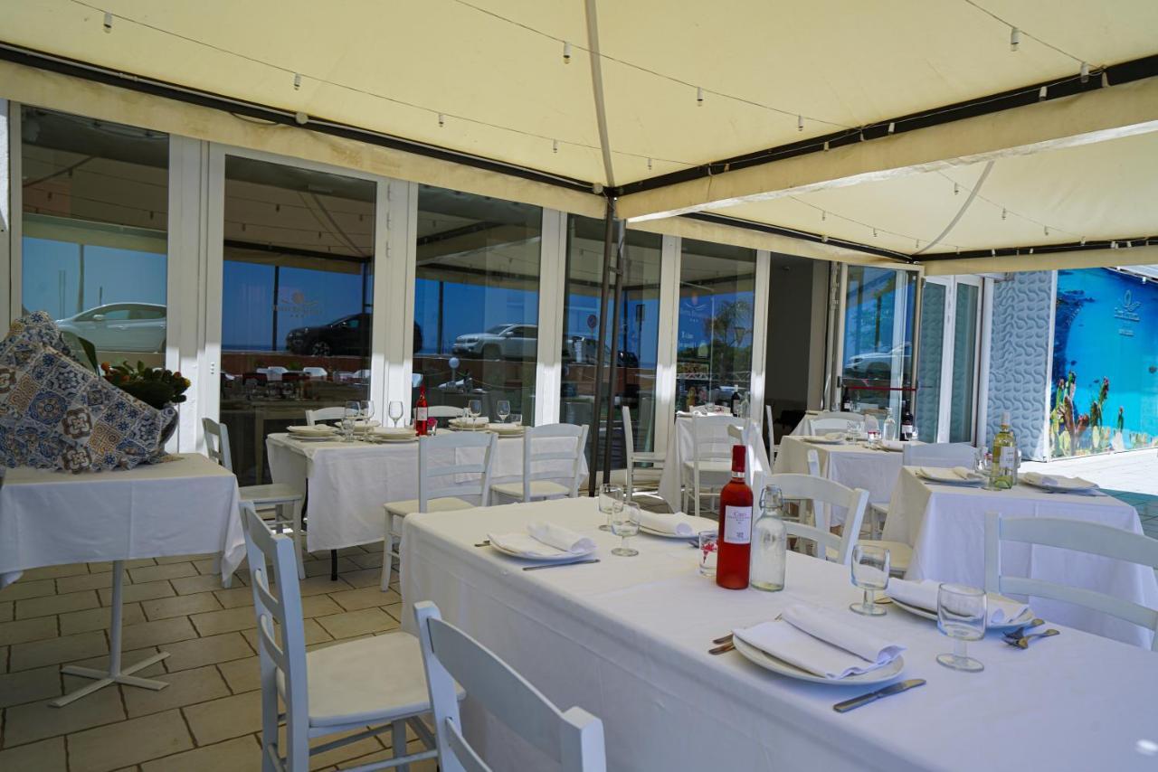 Hotel Rivabella 다볼리 외부 사진