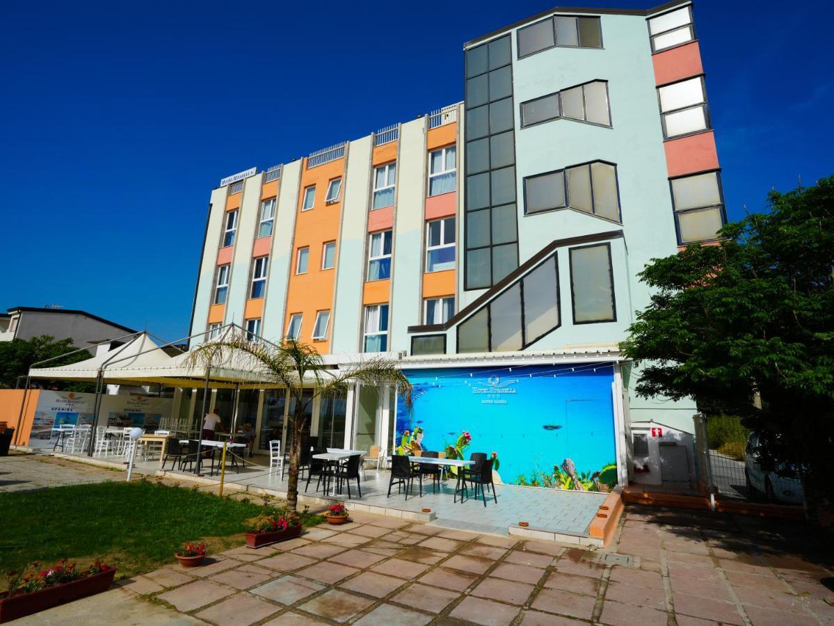 Hotel Rivabella 다볼리 외부 사진