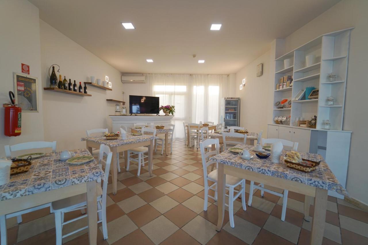 Hotel Rivabella 다볼리 외부 사진